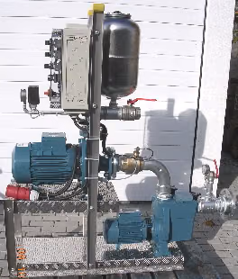 Selbstansaugendes Pumpwerk IR9